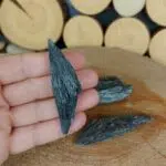 Dein-Seelenstein-Heilstein-Kyanit-schwarz-Rohstein2 Dein-Seelenstein-Heilstein-Kyanit-schwarz-Rohstein