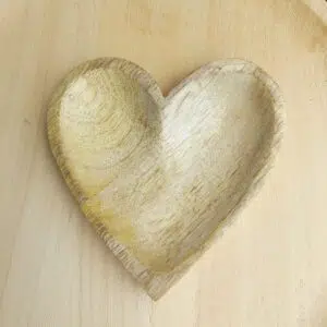 Dein-Seelenstein-Holzschale-Herzform