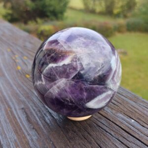 Dein-Seelenstein-Produkt-Amethyst-Chevron-Kugel