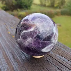 Dein-Seelenstein-Produkt-Amethyst-Chevron-Kugel