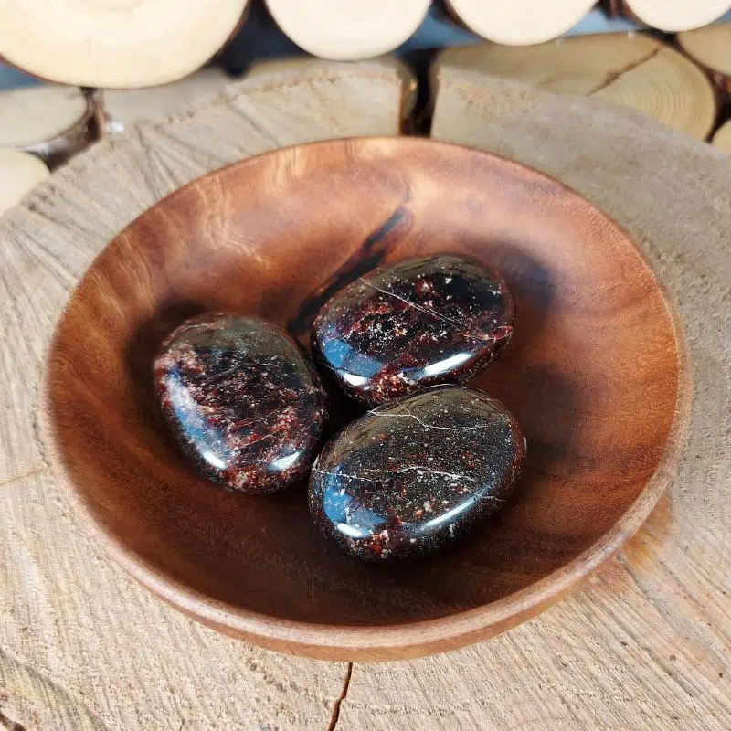 Dein-Seelenstein-Produkt-Granat-Handstein2 Dein-Seelenstein-Produkt-Granat-Handstein