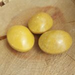 Dein-Seelenstein-Produkt-Jade-gelbe-Handstein