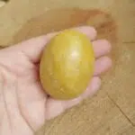 Dein-Seelenstein-Produkt-Jade-gelbe-Handstein6 Dein-Seelenstein-Produkt-Jade-gelbe-Handstein