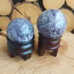 Dein-Seelenstein-Produkt-Lepidolith-Kugel2 Dein-Seelenstein-Produkt-Lepidolith-Kugel1