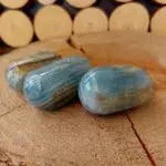 Dein-Seelenstein-Produkt-Onyx-blau-Trommelstein