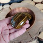 Dein-Seelenstein-Produkt-Tigerauge-Handstein