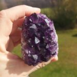 Seelenstein-Amethyst-Druse-klein-sehr-dunkel