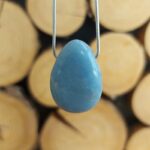 Seelenstein-Anhänger-Angelit-Trommelstein-Tropfen-Loch