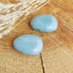 Seelenstein-Anhänger-Angelit-Trommelstein-Tropfen-Loch