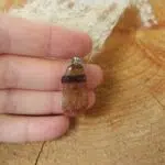 Seelenstein-Anhänger-Caclit-Honig-Trommelstein