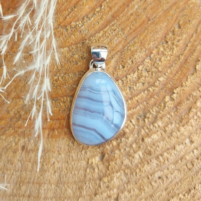 Seelenstein-Anhänger-Chalcedon-Silber