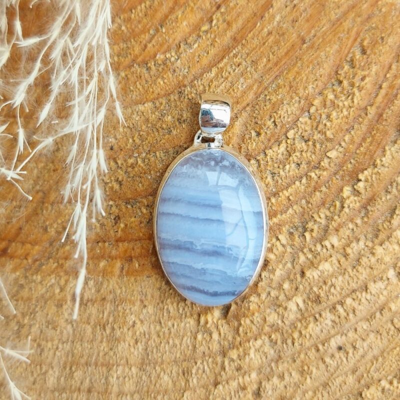 Seelenstein-Anhänger-Chalcedon-Silber