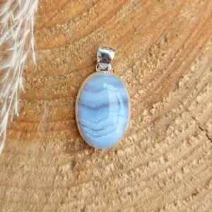 Seelenstein-Anhänger-Chalcedon-Silber