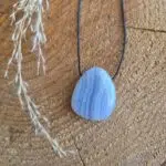 Seelenstein-Anhänger-Chalcedon-Tropfen-Loch-2 Seelenstein-Anhänger-Chalcedon-Tropfen-Loch