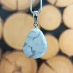 Seelenstein-Anhänger-Howlith-Trommelstein-Tropfen-1 Seelenstein-Anhänger-Howlith-Trommelstein-Tropfen