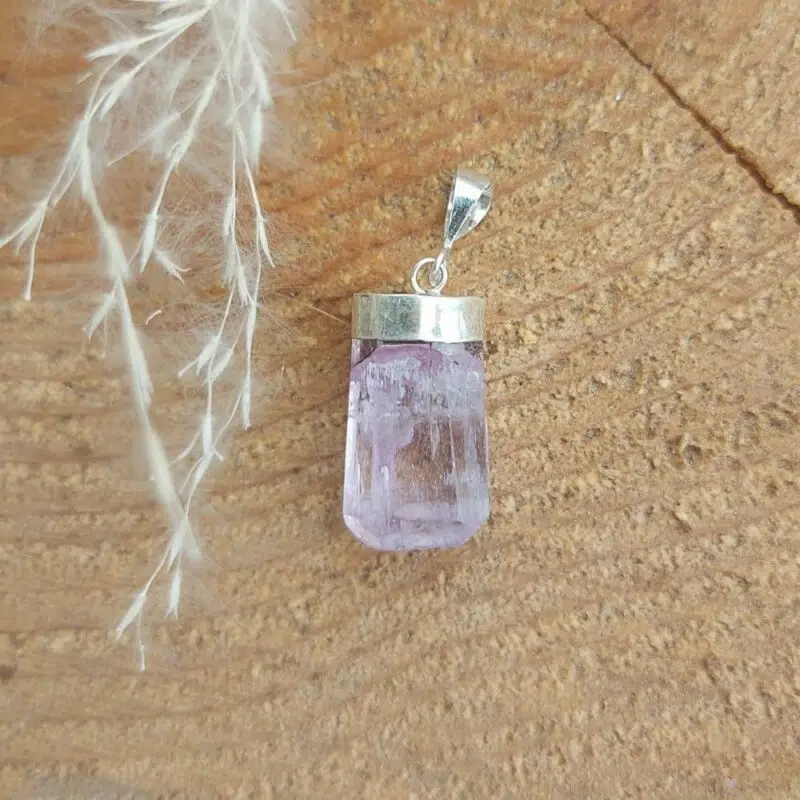 Seelenstein-Anhänger-Kunzit-Rohstein