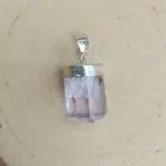 Seelenstein-Anhänger-Kunzit-Rohstein