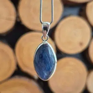 Seelenstein-Anhänger-Kyanit-blau-Silber