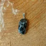 Seelenstein-Anhänger-Obsidian-Schneeflocke-Trommelstein