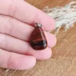 Seelenstein-Anhänger-Tigerauge-Trommelstein-rot1