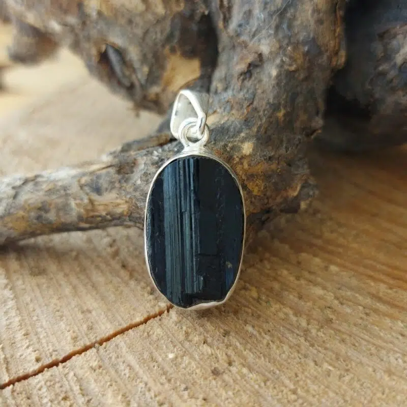 Seelenstein-Anhänger-Turmalin-Rohstein-Silber10-1