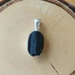 Seelenstein-Anhänger-Turmalin-Rohstein-Silber10-2 Seelenstein-Anhänger-Turmalin-Rohstein-Silber