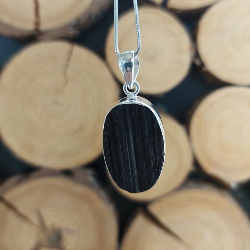 Seelenstein-Anhänger-Turmalin-Rohstein-Silber12-1 Seelenstein-Anhänger-Turmalin-Rohstein-Silber