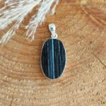 Seelenstein-Anhänger-Turmalin-Rohstein-Silber12-2 Seelenstein-Anhänger-Turmalin-Rohstein-Silber