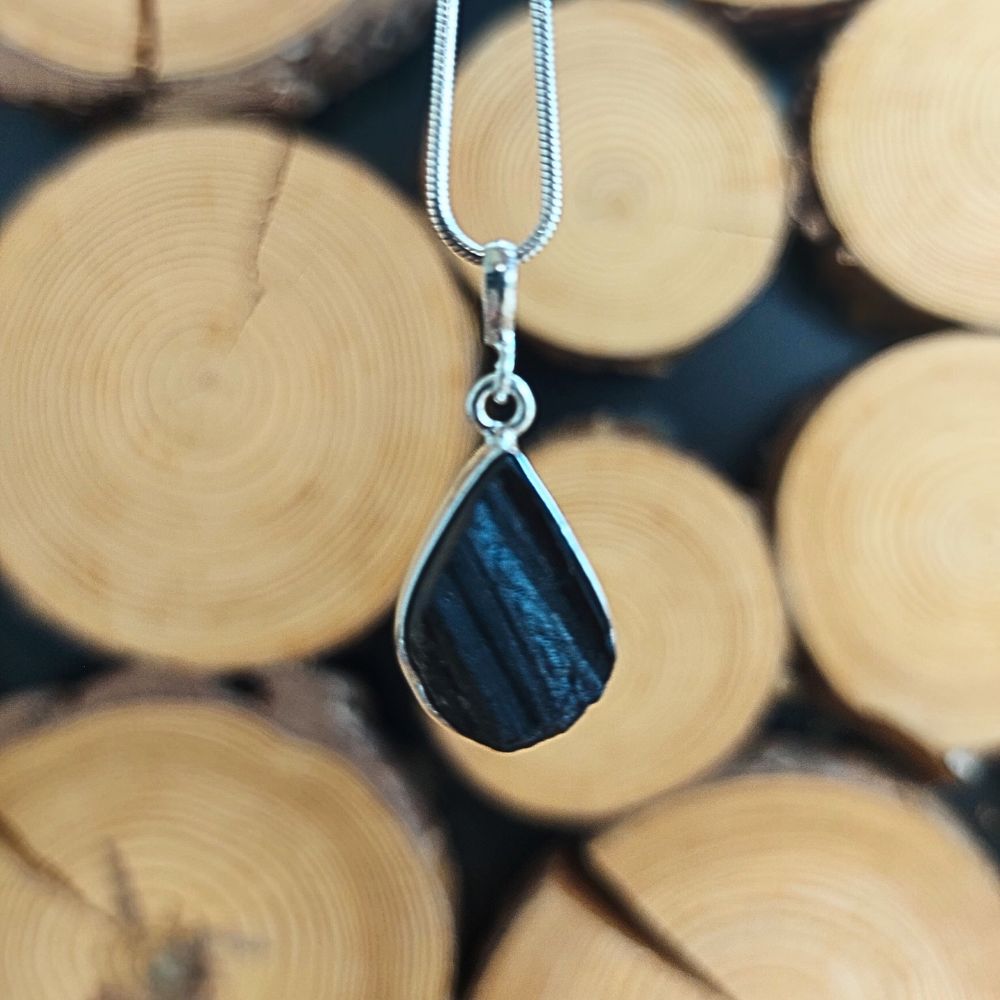 Seelenstein-Anhänger-Turmalin-Rohstein-Silber