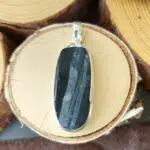 Seelenstein-Anhänger-Turmalin-Rohstein-Silber8-2 Seelenstein-Anhänger-Turmalin-Rohstein-Silber