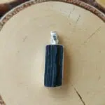 Seelenstein-Anhänger-Turmalin-Rohstein-Silber9-2 Seelenstein-Anhänger-Turmalin-Rohstein-Silber