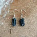 Seelenstein-Ohrringe-Turmalin-Rohstein1 Seelenstein-Ohrringe-Turmalin-Rohstein