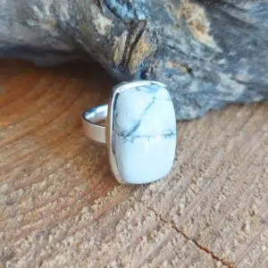 Seelenstein-Ring-Howlith-Silber