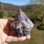 Seelenstein-Spezialstein-Amethyst-Chevron-Rohstein-Spitze-poliert