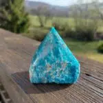 Seelenstein-Spezialstein-Apatit-Spitze-halbpoliert