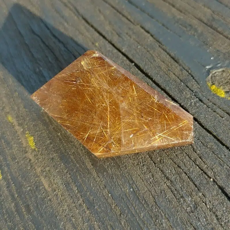 Seelenstein-Spezialstein-Bergkristall-Rutil-Stück