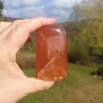 Seelenstein-Spezialstein-Calcit-Honig-Freiform