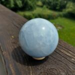 Seelenstein-Spezialstein-Calcit-blau-Kugel-xl