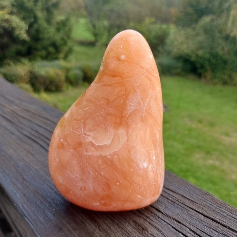 Seelenstein-Spezialstein-Calcit-orange-Freiform