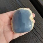 Seelenstein-Spezialstein-Chalcedon-Rohstein-poliert