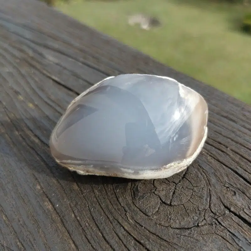 Seelenstein-Spezialstein-Chalcedon-Rohstein-poliert