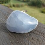 Seelenstein-Spezialstein-Chalcedon-Rohstein-poliert