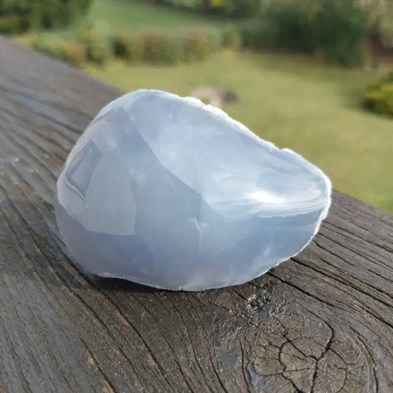 Seelenstein-Spezialstein-Chalcedon-Rohstein-poliert