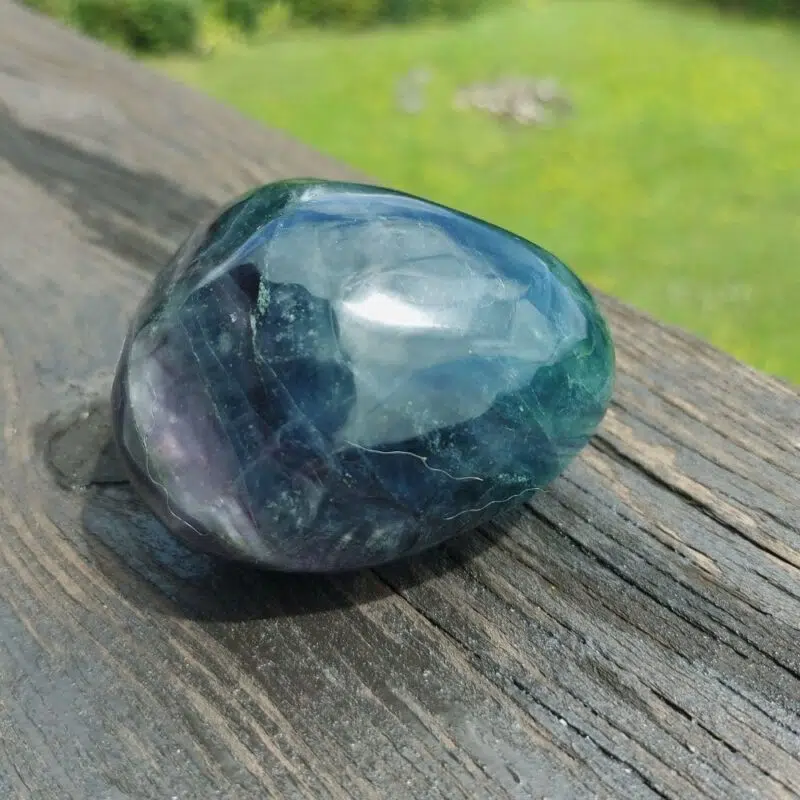 Seelenstein-Spezialstein-Fluorit-Regenbogen-Freiform-1-1 Seelenstein-Spezialstein-Fluorit-Regenbogen-Freiform