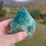 Seelenstein-Spezialstein-Fluorit-Spitze-halbpoliert