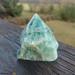 Seelenstein-Spezialstein-Fluorit-Spitze-halbpoliert