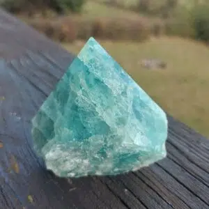 Seelenstein-Spezialstein-Fluorit-Spitze-halbpoliert