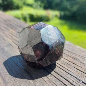 Seelenstein-Spezialstein-Granat-geschliffen