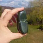 Seelenstein-Spezialstein-Jade-grün-Freiform