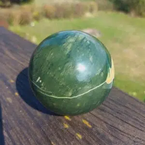 Seelenstein-Spezialstein-Jade-gruen-Kugel